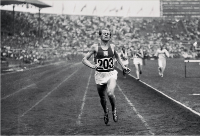 Emil Zátopek - "Czechosłowacka lokomotywa". Jedyny biegacz, który na jednych IO wywalczył złote medale na 5 km, 10 km i w maratonie (Helsinki '1952). 